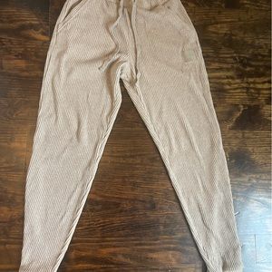 Alo Yoga Muse Sweatpant in Gravel Heather